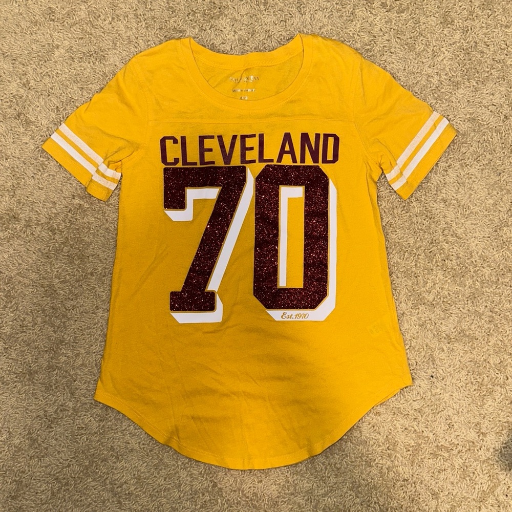 5th & Ocean girls 8/10 Cleveland Cavaliers 70 yellow t-shirt red glitter